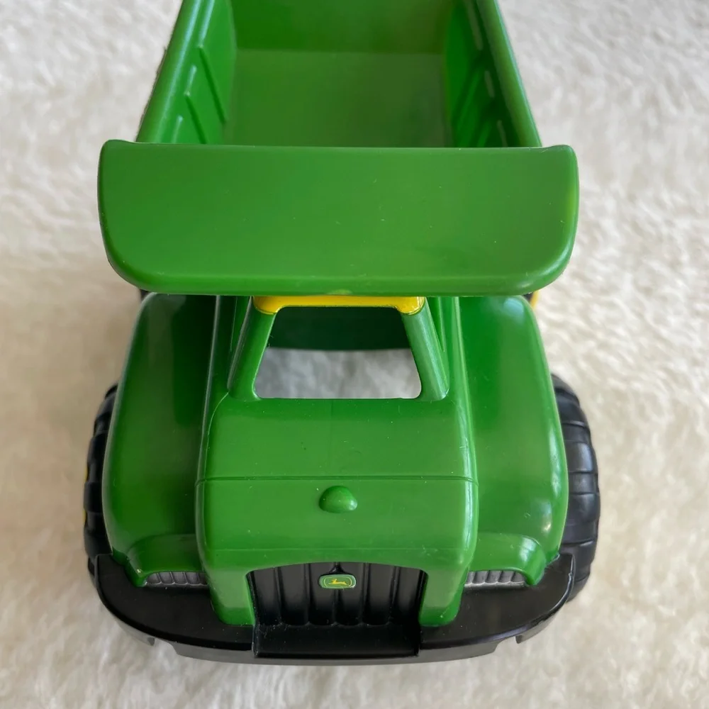 John Deere 4” X 6” Dump Truck